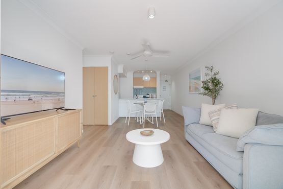 6 / 112-116 SURF PARADE, Broadbeach
