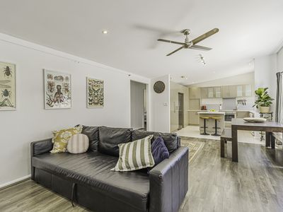 1936 Huon Highway, Grove