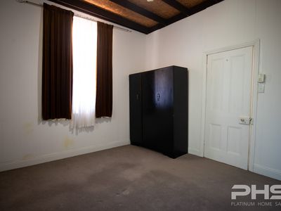 2 Narrow Street, Kerang