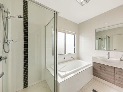 104 Cooper Crescent, Rochedale