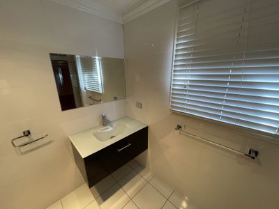 2 Nerissa Grove, Oak Park