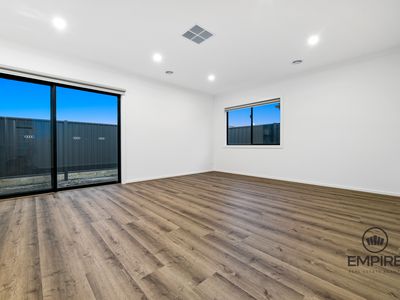 21 Pembrokeshire Loop, Clyde