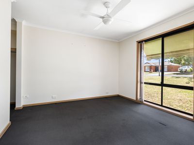 26 KENNEDIA STREET, Thurgoona