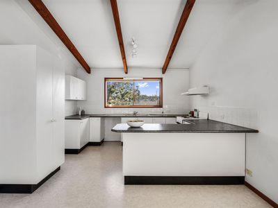 27 Torquay Drive, Lake Tabourie