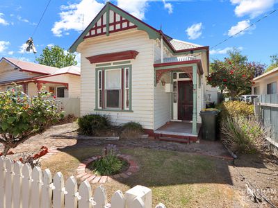 9 Henry Street, Horsham