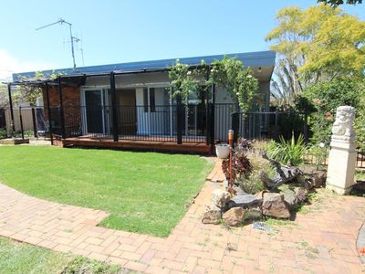 25 The Lakes Way, Forster