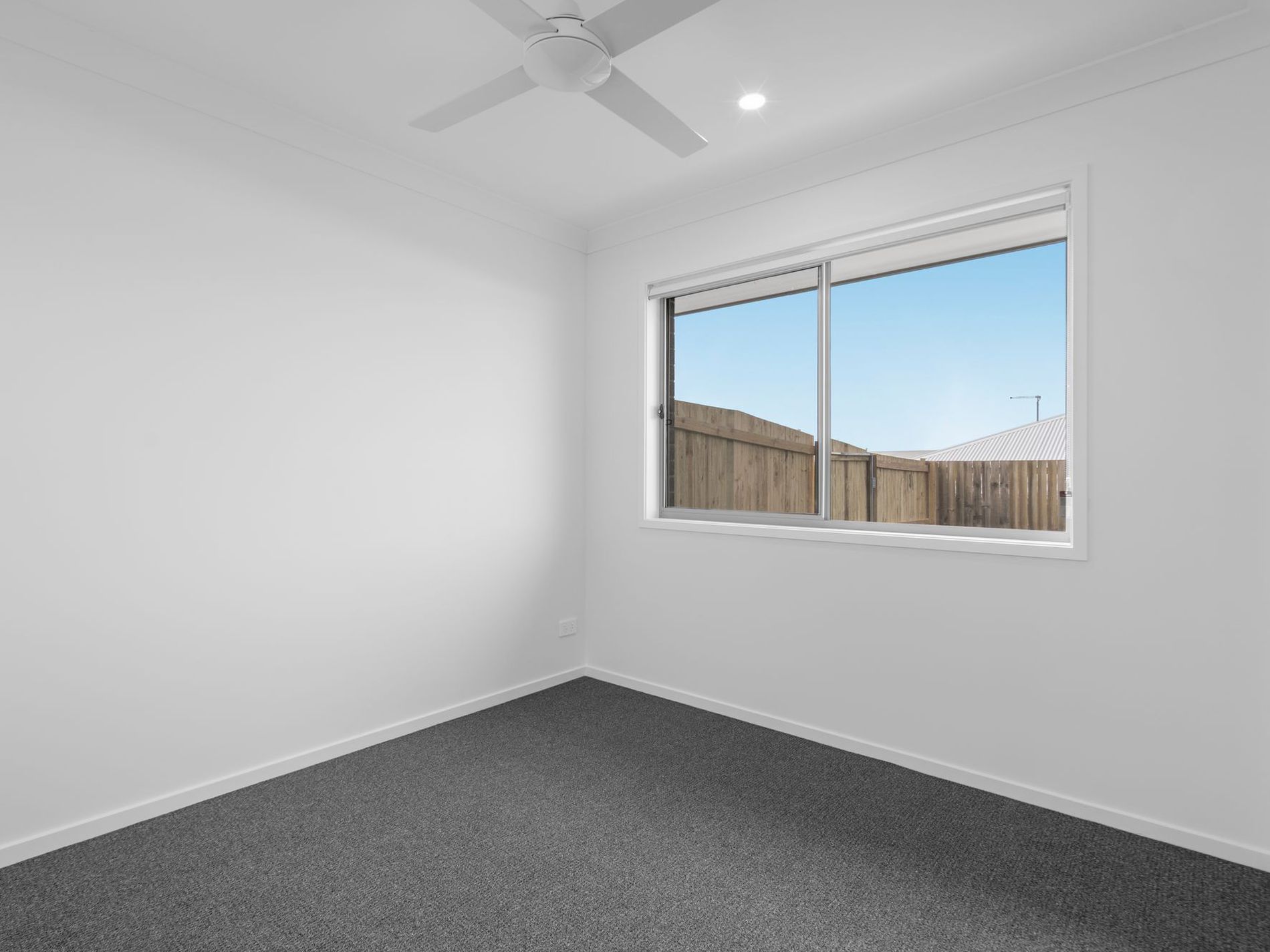 2 / 66 Austin Way, Park Ridge