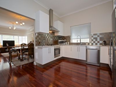 242 St Brigids Terrace, Doubleview