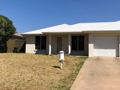 1B  Thornett Place , Dubbo