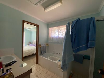 2 Debra Court, Urangan