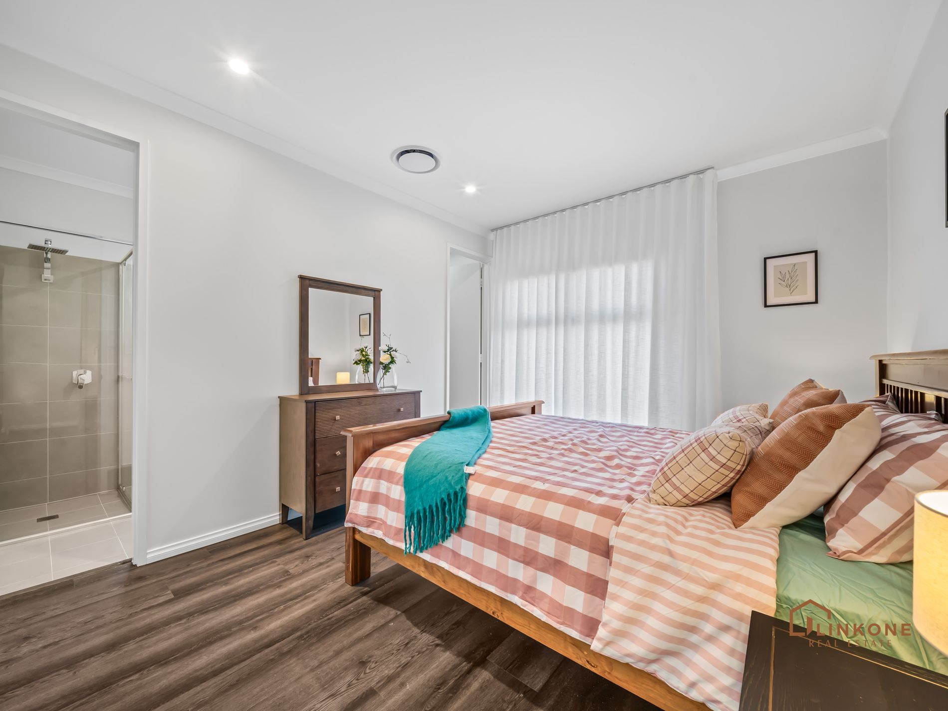 28 Arrowsmith Loop, South Guildford