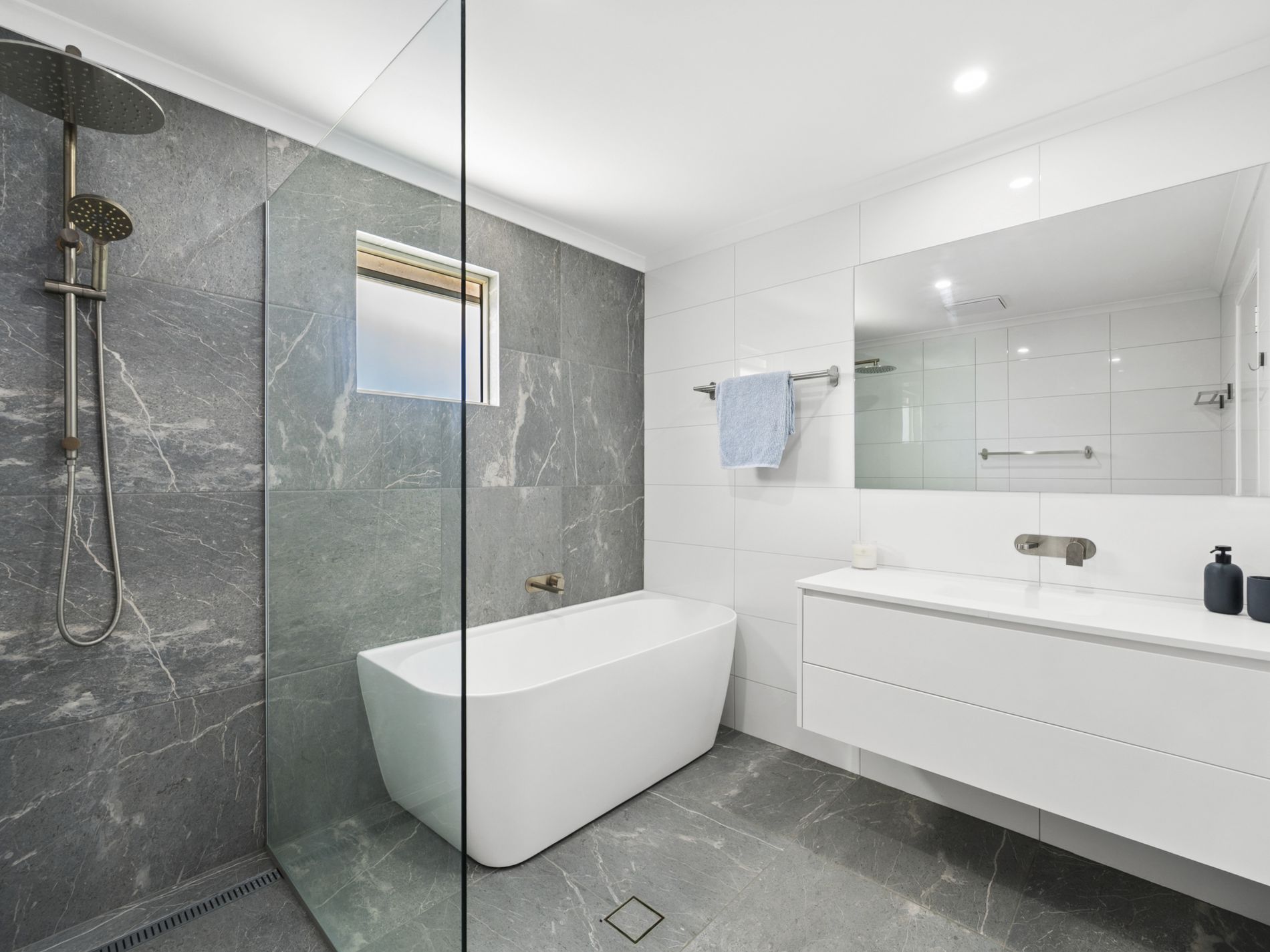 3 / 8 Portside Court, Noosaville
