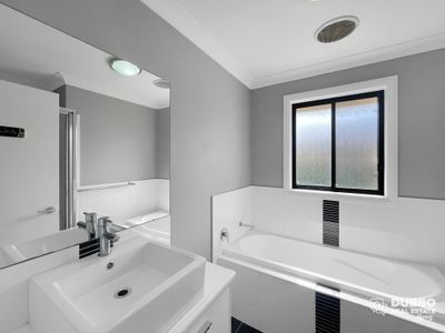 12 Glenshee Close, Dubbo