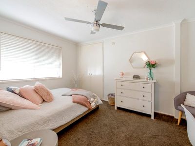 18 Rosemont Ave, Broadbeach Waters