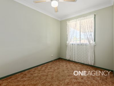 12 Dorothy Avenue, Basin View