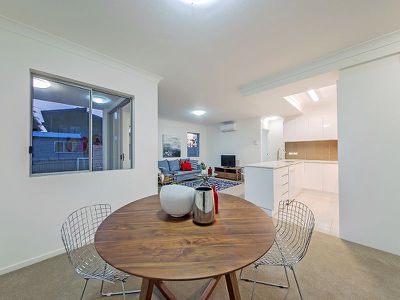1/54 Yamboyna Street, Manly