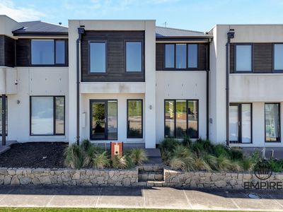 5 Lopes Walk, Clyde North