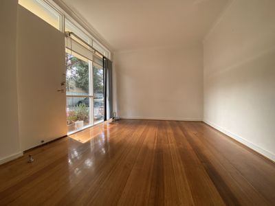 2 / 95-97 Summerhill Road , Footscray