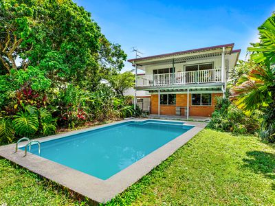 86 Bay Road, Coconuts