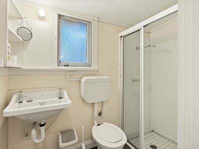 1 / 15587 Midland Highway, Perth