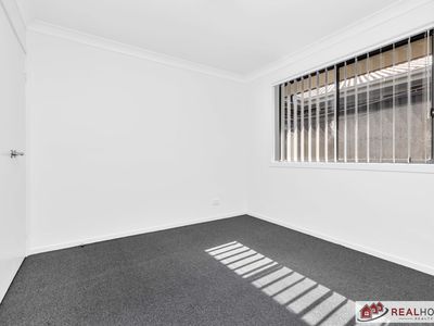 4 Treeview Place, Glenmore Park