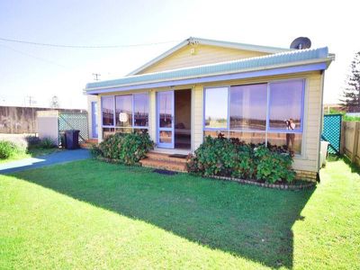 24 Fern Street, Windang