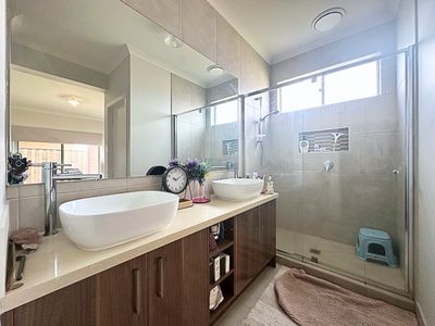 7 Pepita Crescent, Manor Lakes