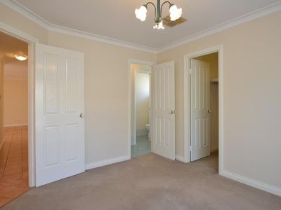 24 Tindals Crescent, Hannans