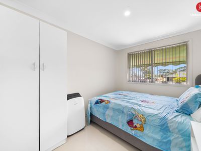 4 Underwood Street, Minto