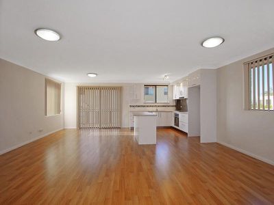 9 / 2 Hinton Street, Wollongong