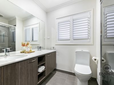32 Gallant Drive, Clyde North