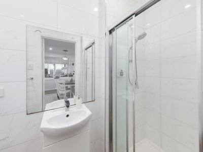 40 Thomson Avenue, Woodridge