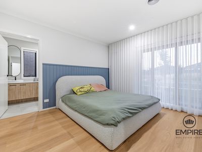 6 Heart Loop, Clyde North