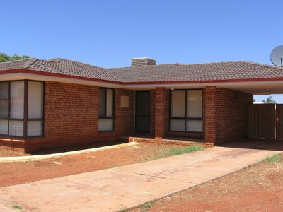 12 Talmalmo Place, Kalgoorlie