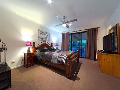 22 Manor Cres, Wakerley