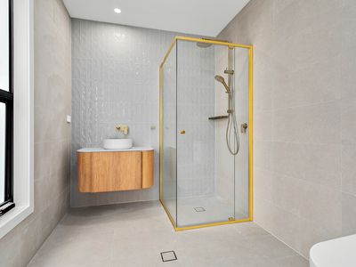 2 / 19 King Street, Lake Illawarra