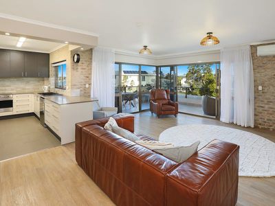 4 / 19 Carinya Street, Mooloolaba