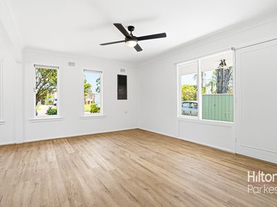 11 Bunsen Avenue, Emerton