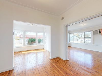 2 CORBETT AVENUE, Dubbo