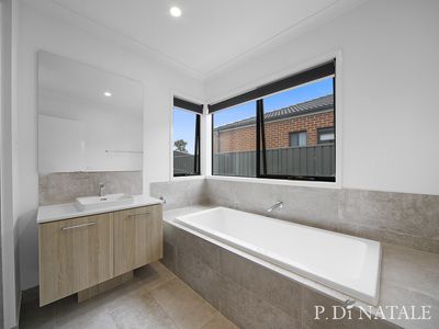 50 Atherstone Boulevard, Strathtulloh