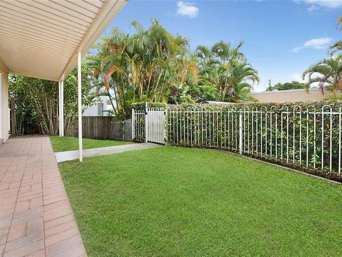 1 / 15 Bindaree Crescent, Mooloolaba