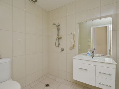 12 Lowe Street, Addington