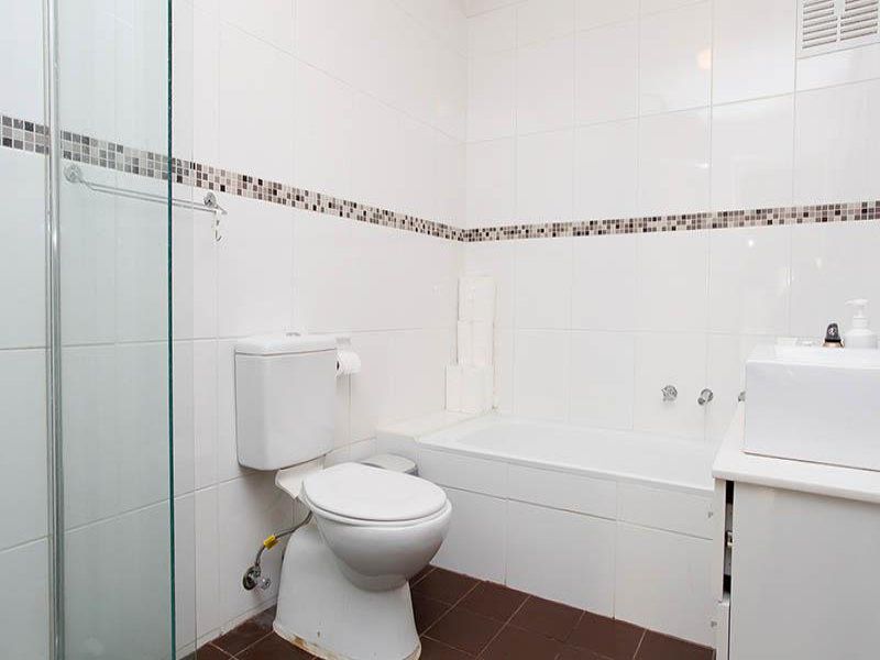 70 / 3 Riverpark Dr, Liverpool