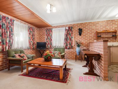 15 Thomas Close, South Bathurst