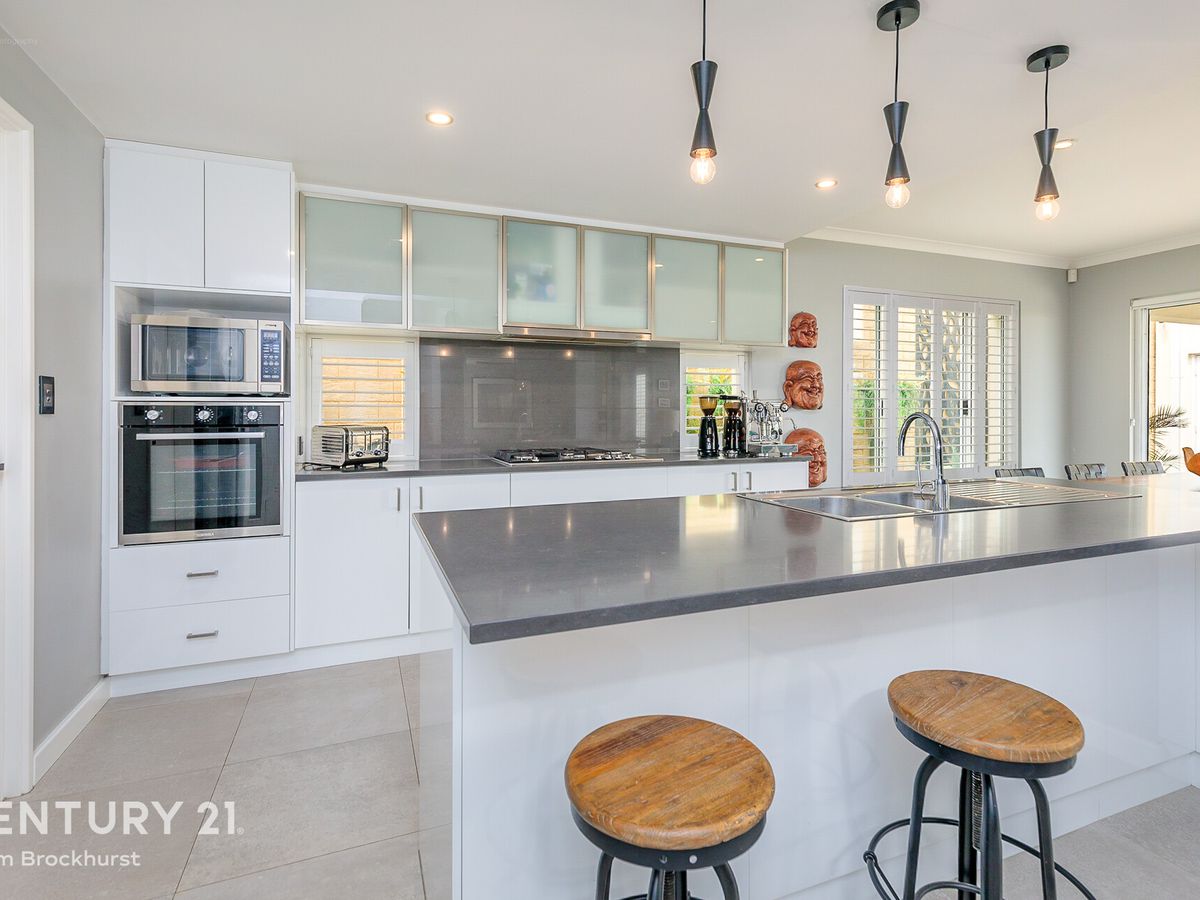 25 Pantheon Avenue, North Coogee