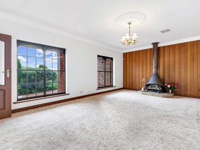 18 Palomino Drive, Auldana