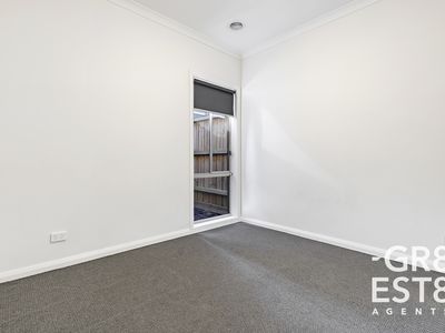 60 Walhallow Drive, Clyde North