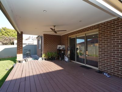 18 Tyndall Street, Cranbourne East