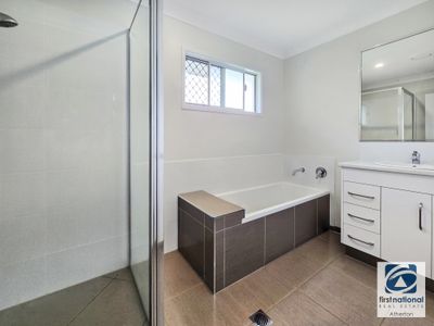 27 Turner Avenue, Atherton