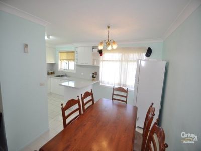4 Jackson Place, Dubbo
